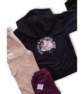 Bundička s TENISKAMI